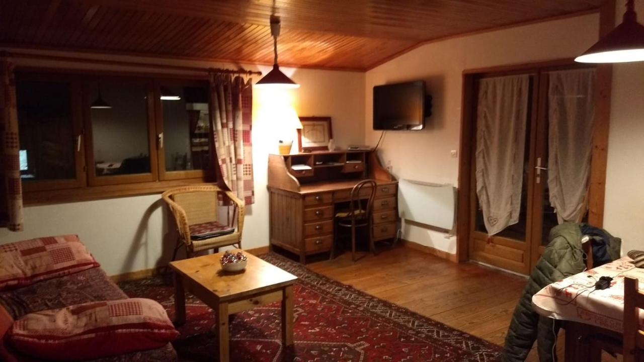 Appartement Dans Le Plus Haut Village D'Europe Saint-Vérand Buitenkant foto